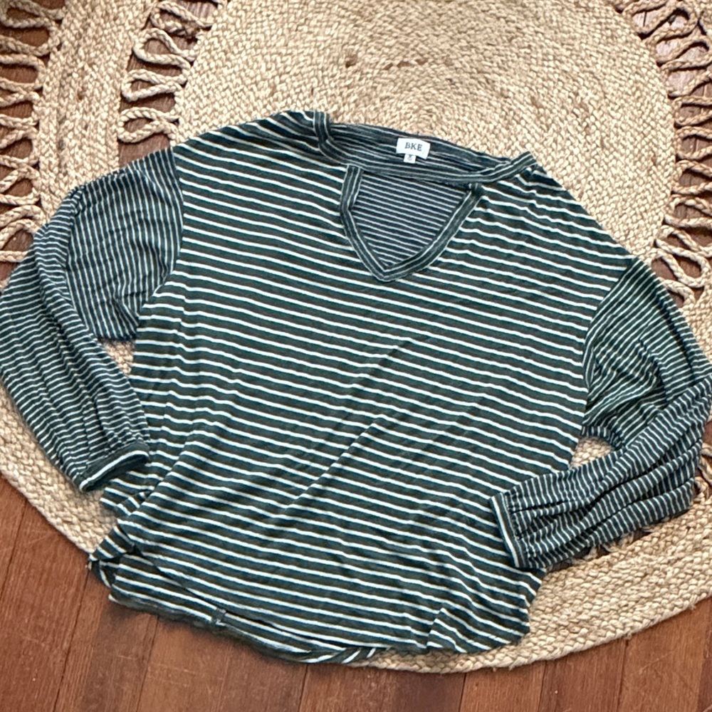 BKE Green Striped V-Neck Long Sleeve Top